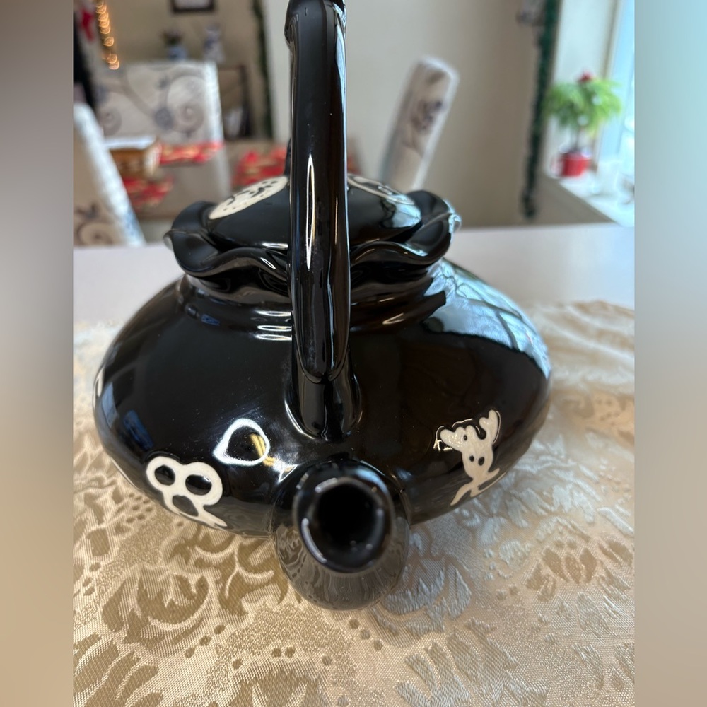 Vintage Porcelain Yin Yang Asian Style Teapot - Picture 5 of 9